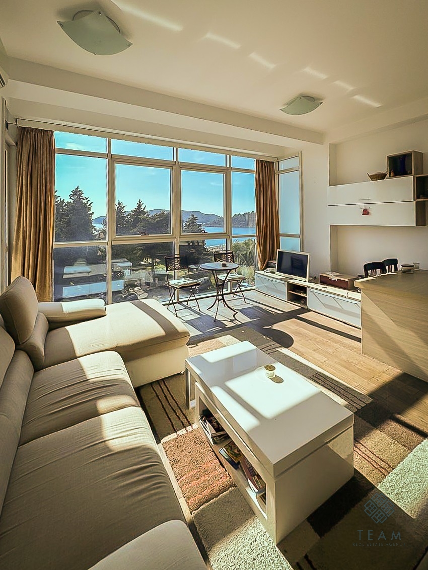 Budva, Bečići, two-bedroom apartment 59 m²